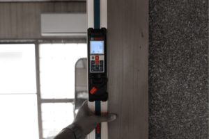 柱の傾き測定（デジタル勾配計）